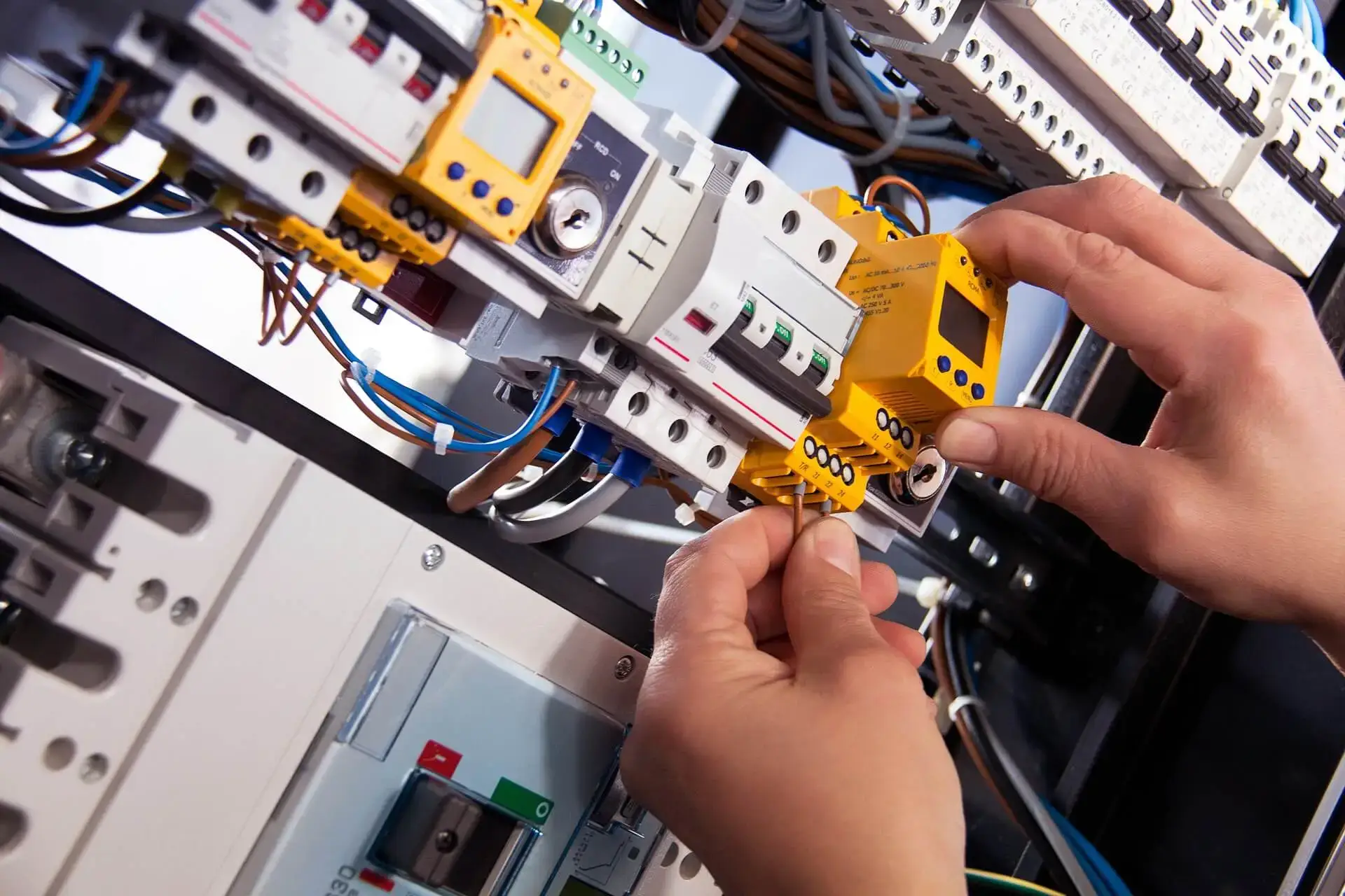 Certified electricians in Cricklewood